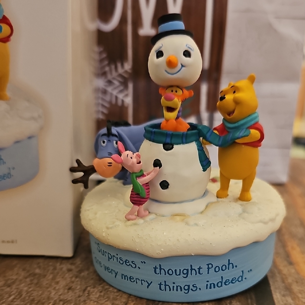 Winnie The Pooh Collection Disney Sound Motion Hallmark Ornament 2009